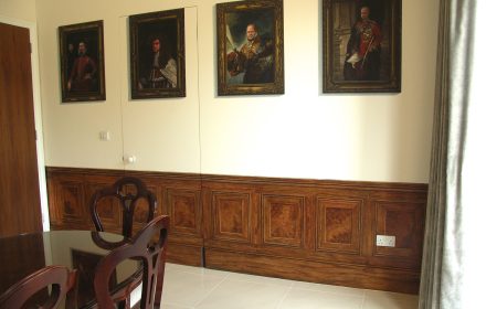Trompe l’oeil portraits and woodgrained panelling – private house, Kingston, 2014